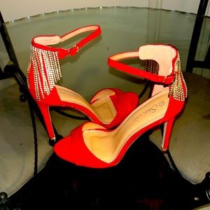 high heel red size 11 only been worn 1x